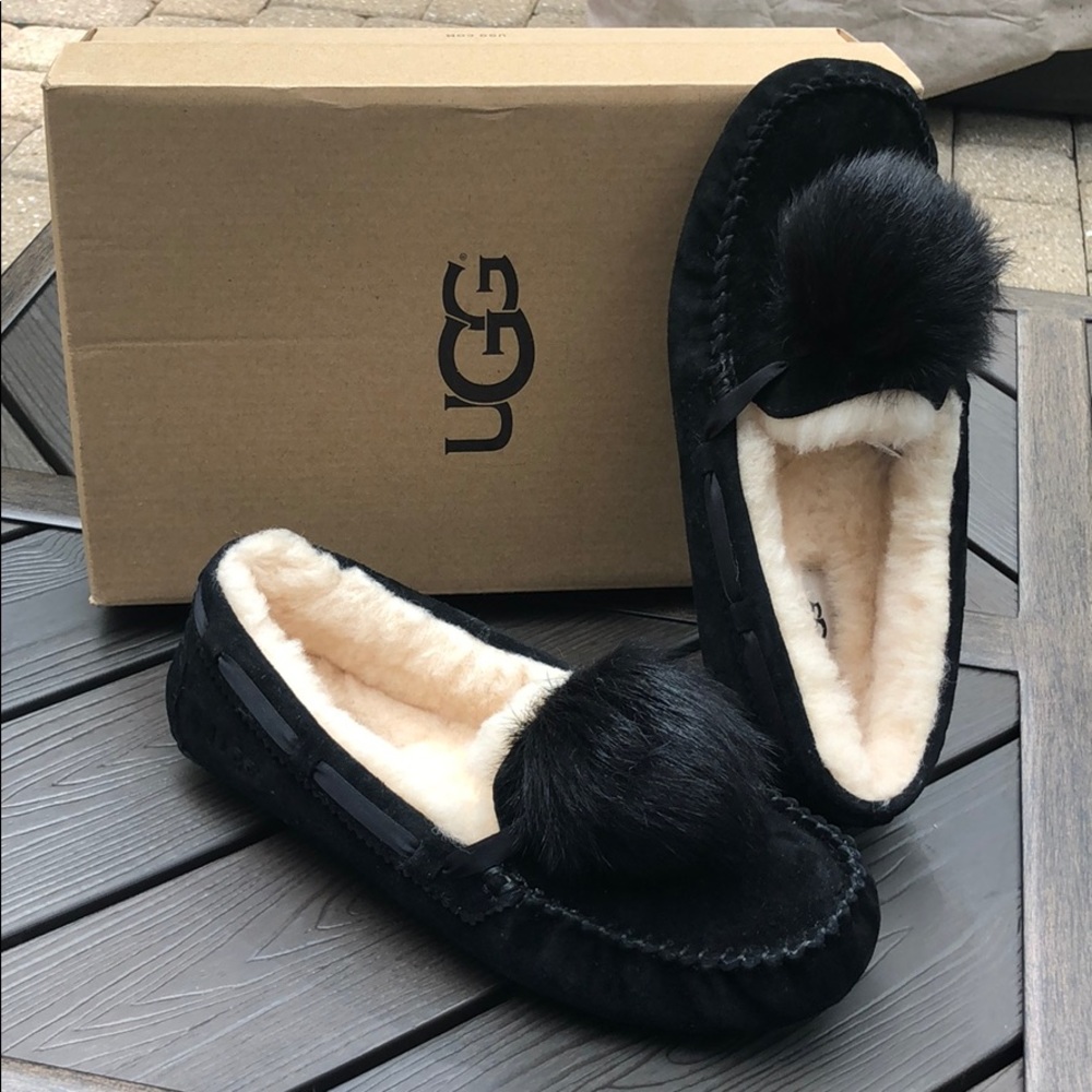 Women’s Ugg Dakota Pom Pom slippers